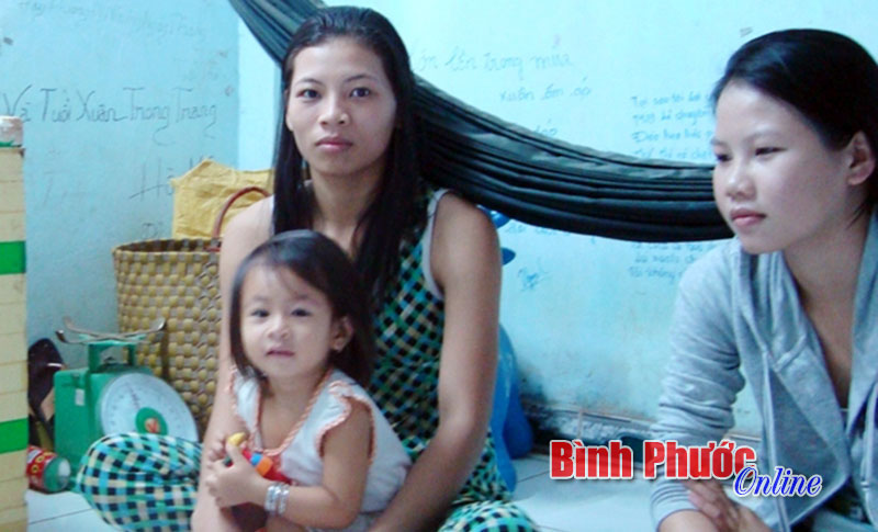 Ngậm ngùi công nhân ăn tết xa quê Ngậm ngùi công nhân ăn tết xa quê