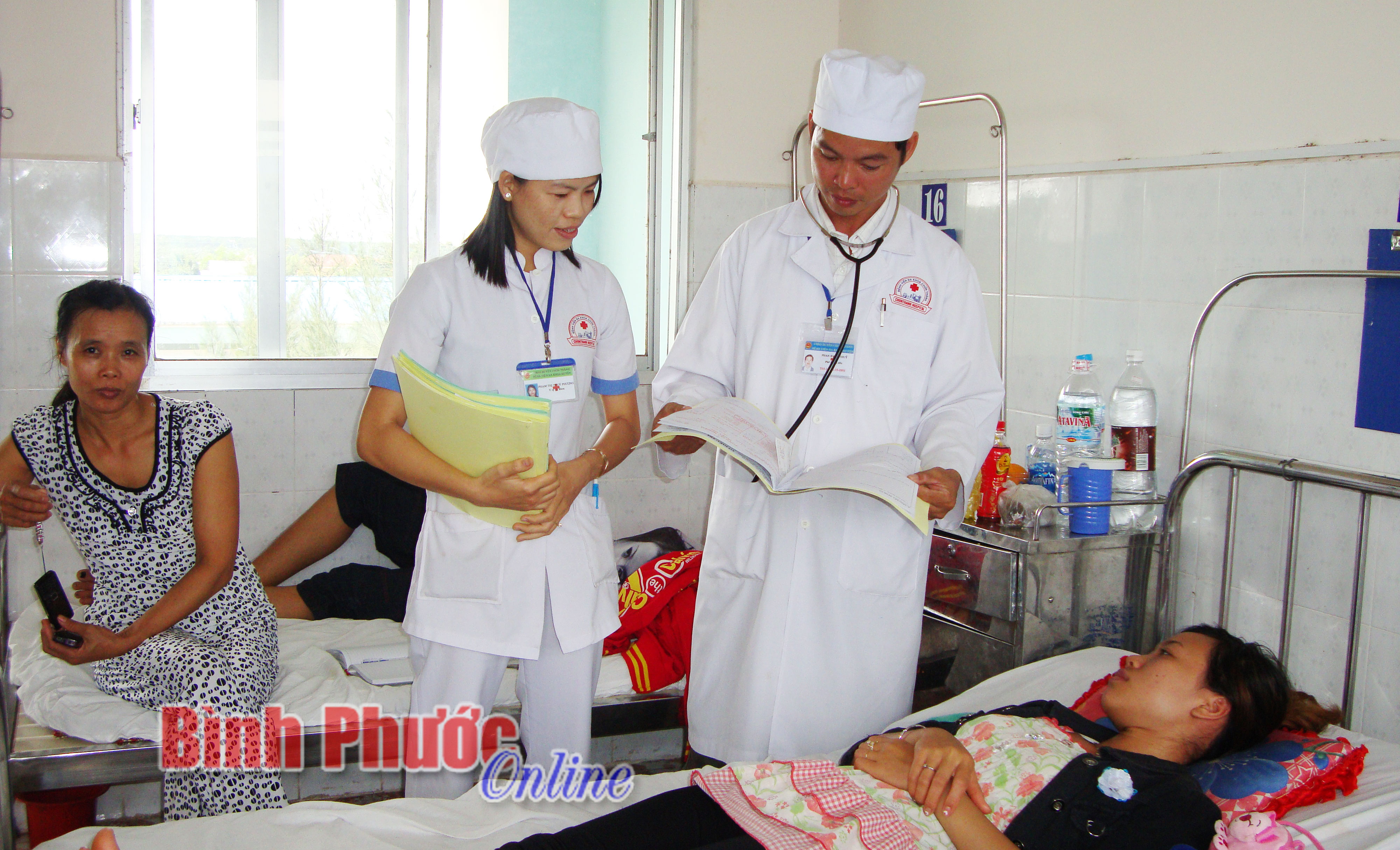 Bảo hiểm y tế - “phao cứu sinh” của người nghèo Bảo hiểm y tế - “phao cứu sinh” của người nghèo