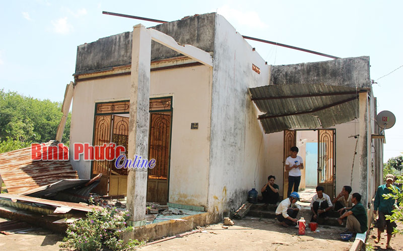 Mưa lớn, lốc xoáy tàn phá xã Minh Lập Mưa lớn, lốc xoáy tàn phá xã Minh Lập