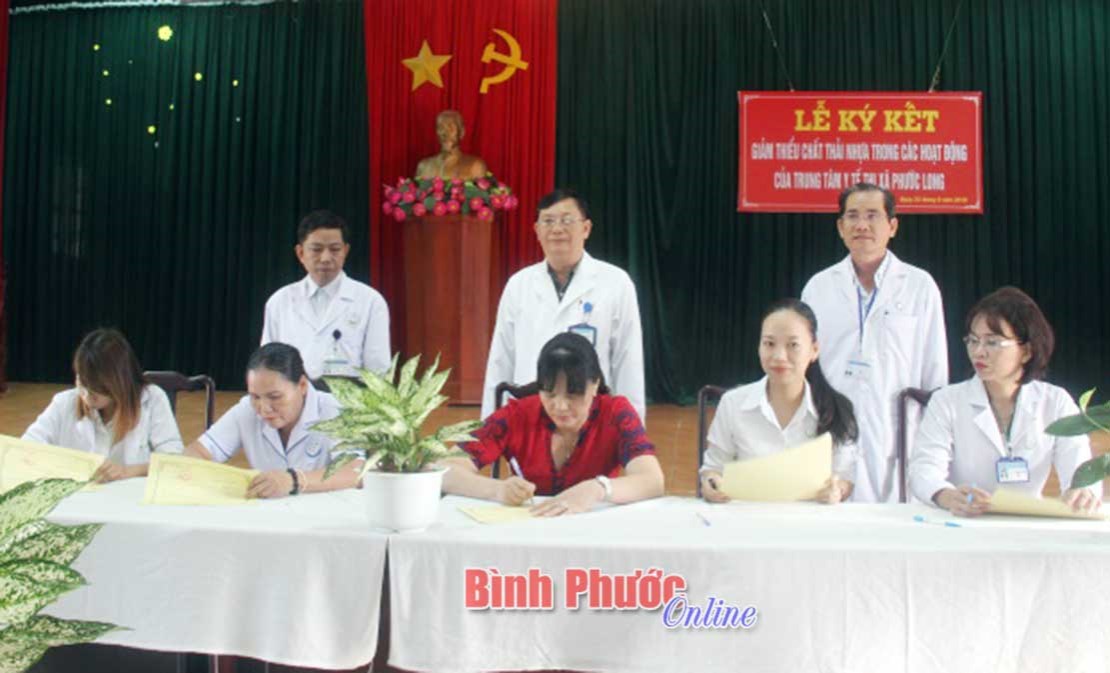 Bảo vệ môi trường nhìn từ hỗ trợ xử lý chất thải y tế Bảo vệ môi trường nhìn từ hỗ trợ xử lý chất thải y tế