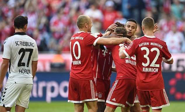 Bayern thắng tưng bừng, Dortmund đứt mạch bất bại sau 30 tháng Bayern thắng tưng bừng, Dortmund đứt mạch bất bại sau 30 tháng