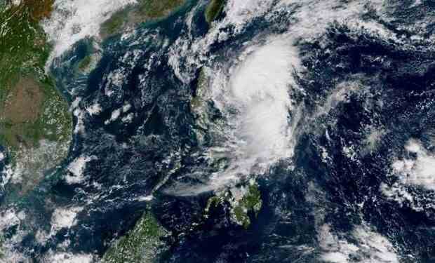 Hàng nghìn người Philippines sơ tán tránh bão Kalmaegi Hàng nghìn người Philippines sơ tán tránh bão Kalmaegi