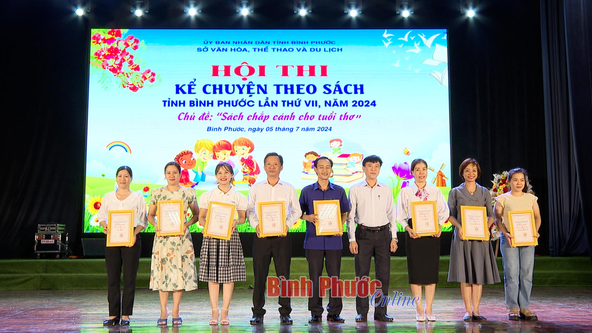 Bế mạc hội thi kể chuyện theo sách lần 7 Bế mạc hội thi kể chuyện theo sách lần 7