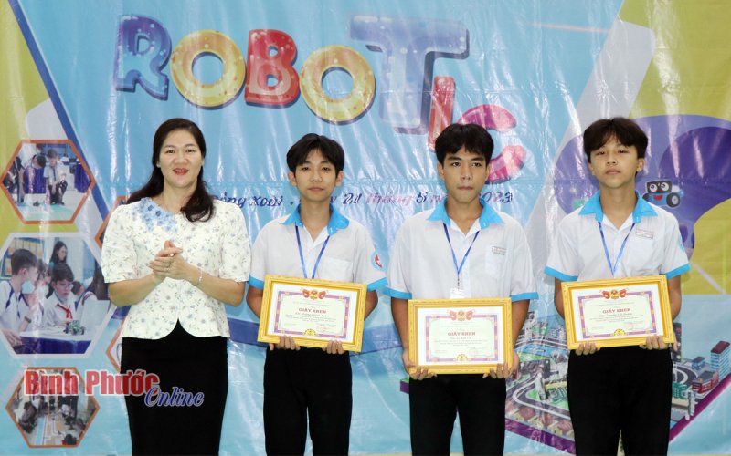 Đồng Xoài: Bế mạc Ngày hội Stem Robotic lần thứ nhất