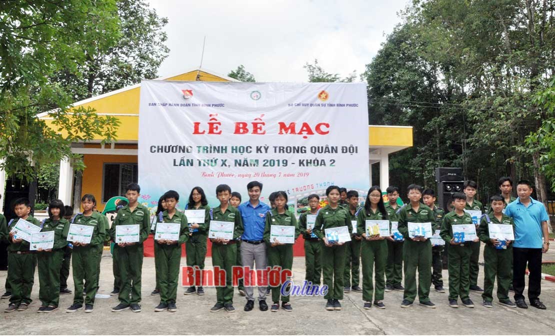 Bế giảng chương trình học kỳ quân đội lần thứ X, năm 2019
