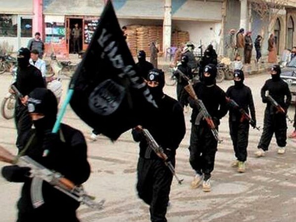 Nhiều tay súng IS sẵn sàng đầu hàng quân Chính phủ Syria Nhiều tay súng IS sẵn sàng đầu hàng quân Chính phủ Syria