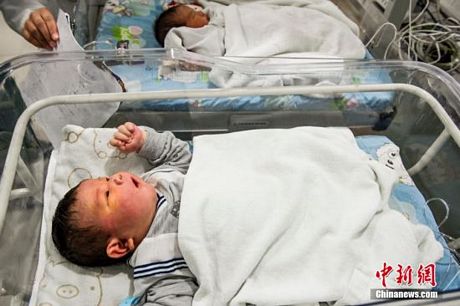Bé sơ sinh nặng hơn 7 kg