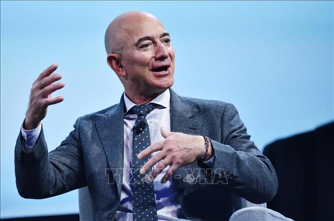 bezos1224_10430511022024.jpg