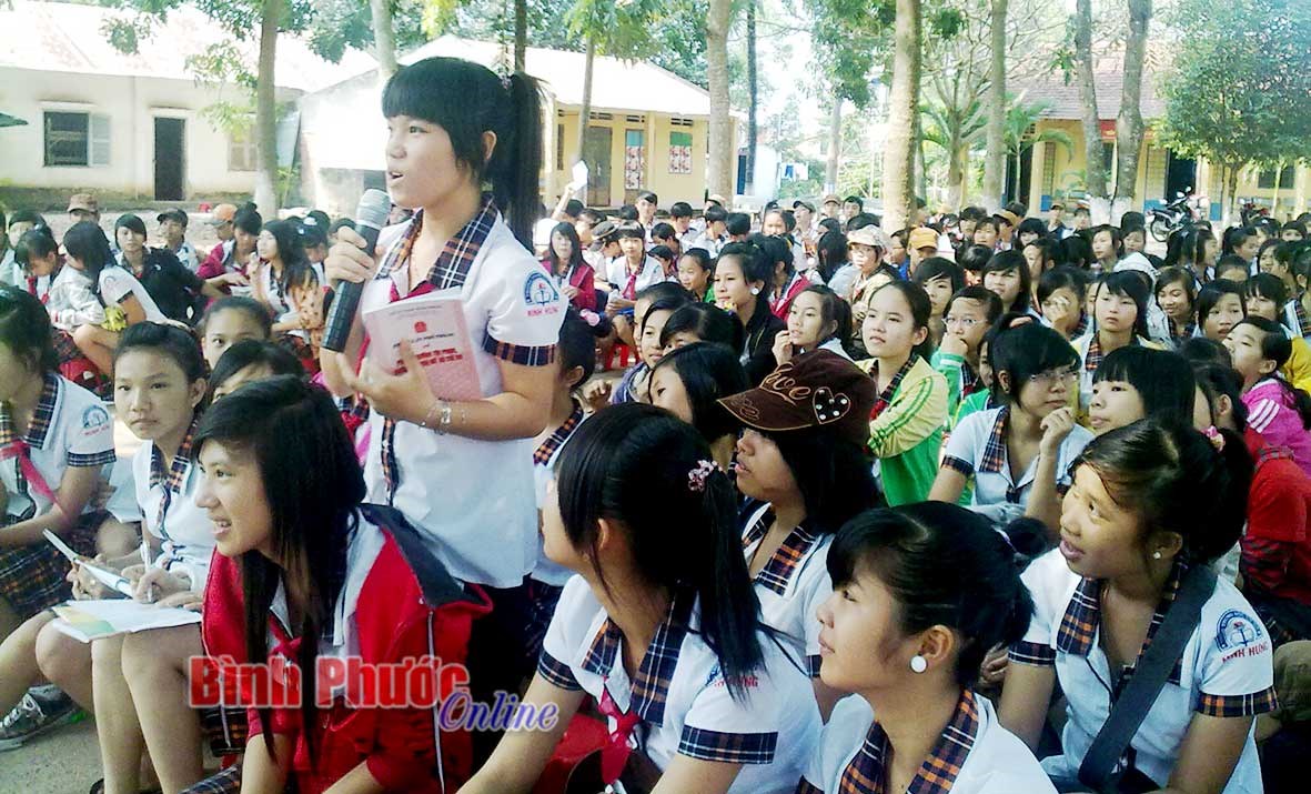 Quan tâm hơn giáo dục giới tính cho học sinh