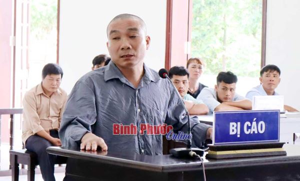 Án mạng từ mâu thuẫn bờ ranh đất giáp nhà
