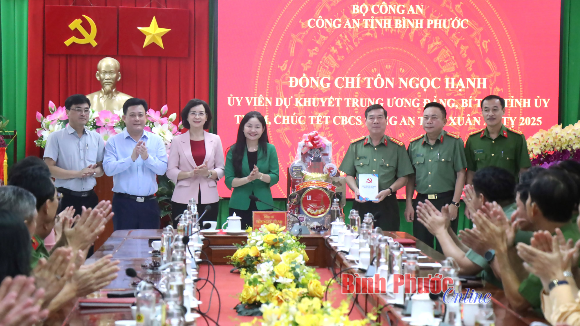 Bí thư Tỉnh ủy Bình Phước Tôn Ngọc Hạnh chúc tết các đơn vị lực lượng vũ trang