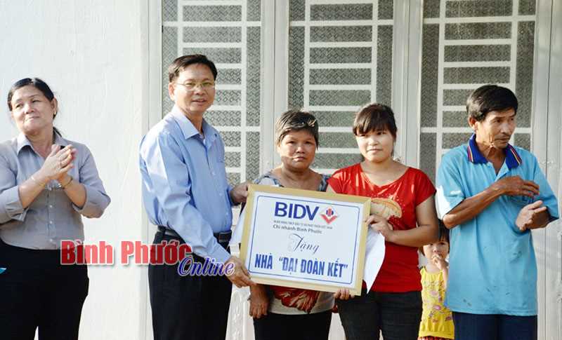BIDV trao 2 căn nhà đại đoàn kết BIDV trao 2 căn nhà đại đoàn kết