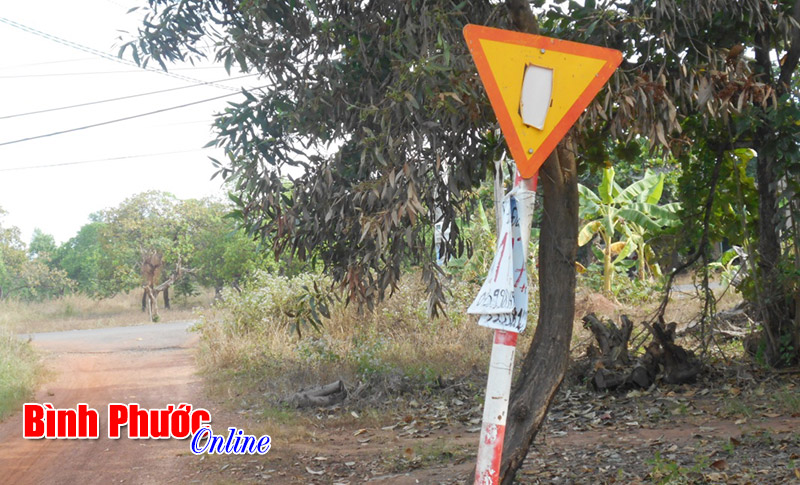 Biển báo giao thông không còn tác dụng Biển báo giao thông không còn tác dụng