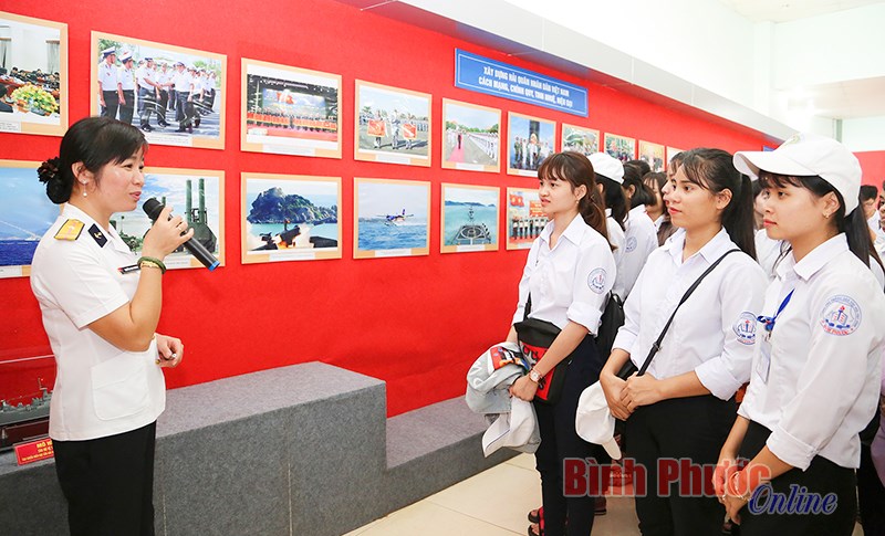 Biển đảo trong tim người Việt Nam Biển đảo trong tim người Việt Nam