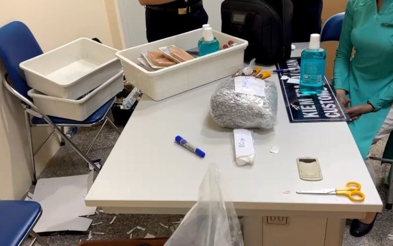 “Biết thì thưa thốt, không biết thì dựa cột mà nghe”