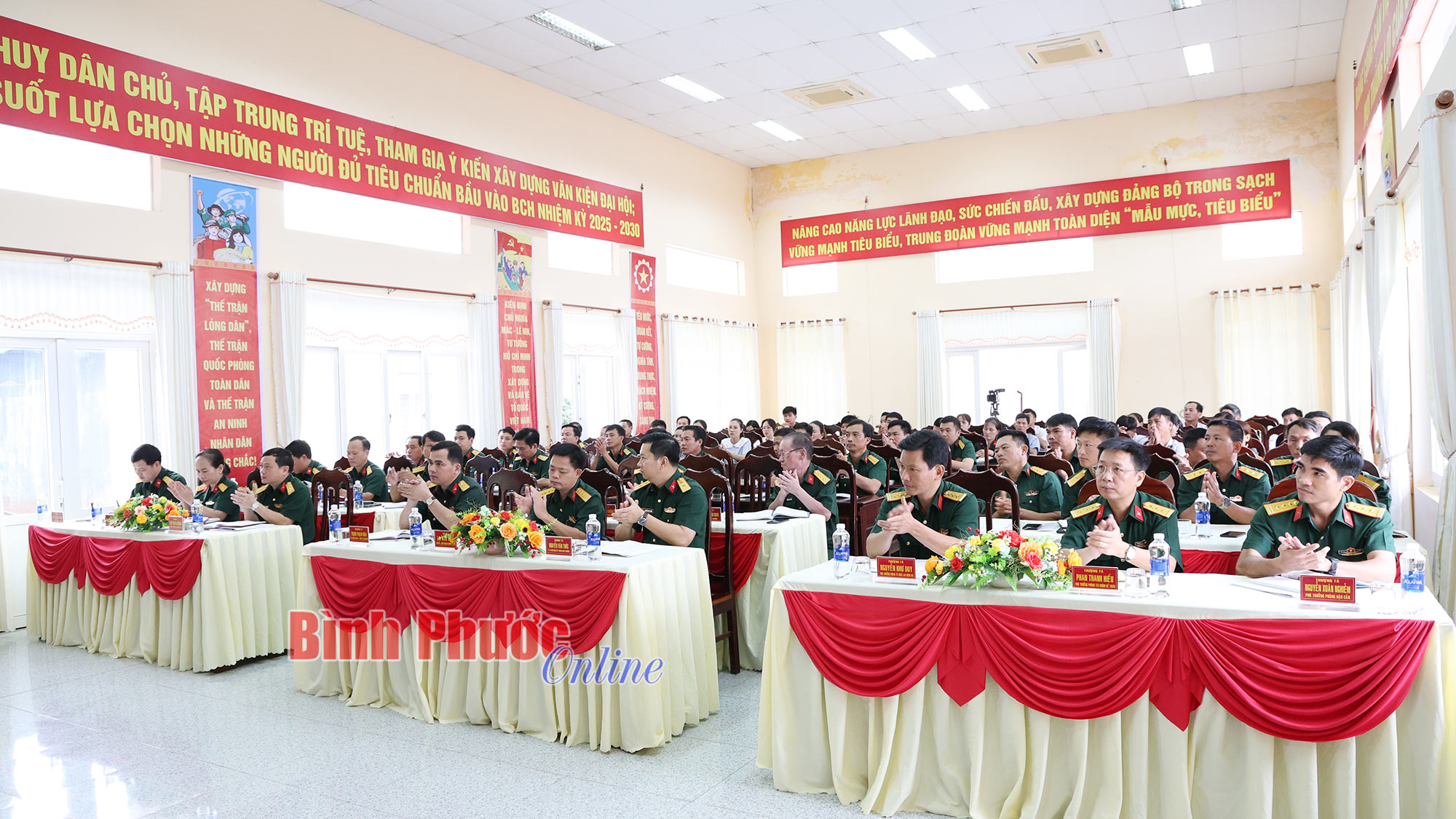 Binh đoàn 16 đối thoại dân chủ ở cơ sở Binh đoàn 16 đối thoại dân chủ ở cơ sở