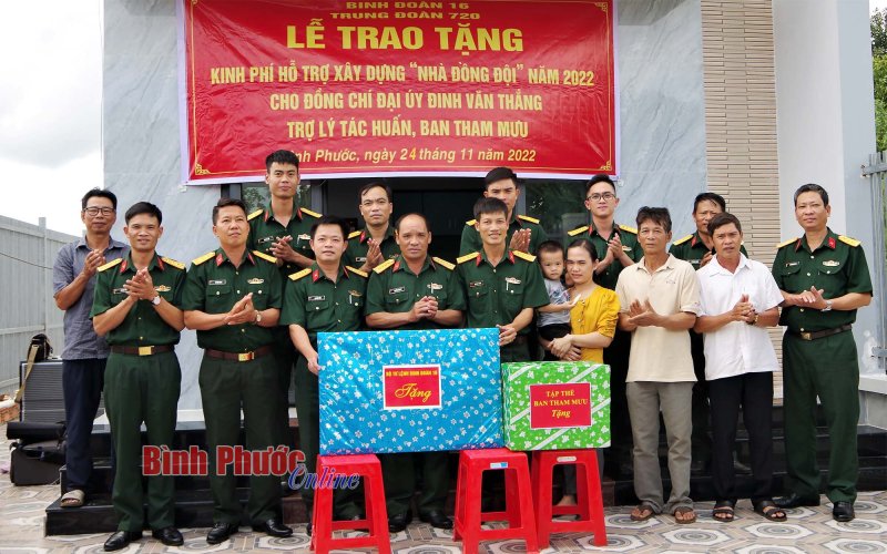 Binh đoàn 16 trao tặng “Nhà đồng đội”