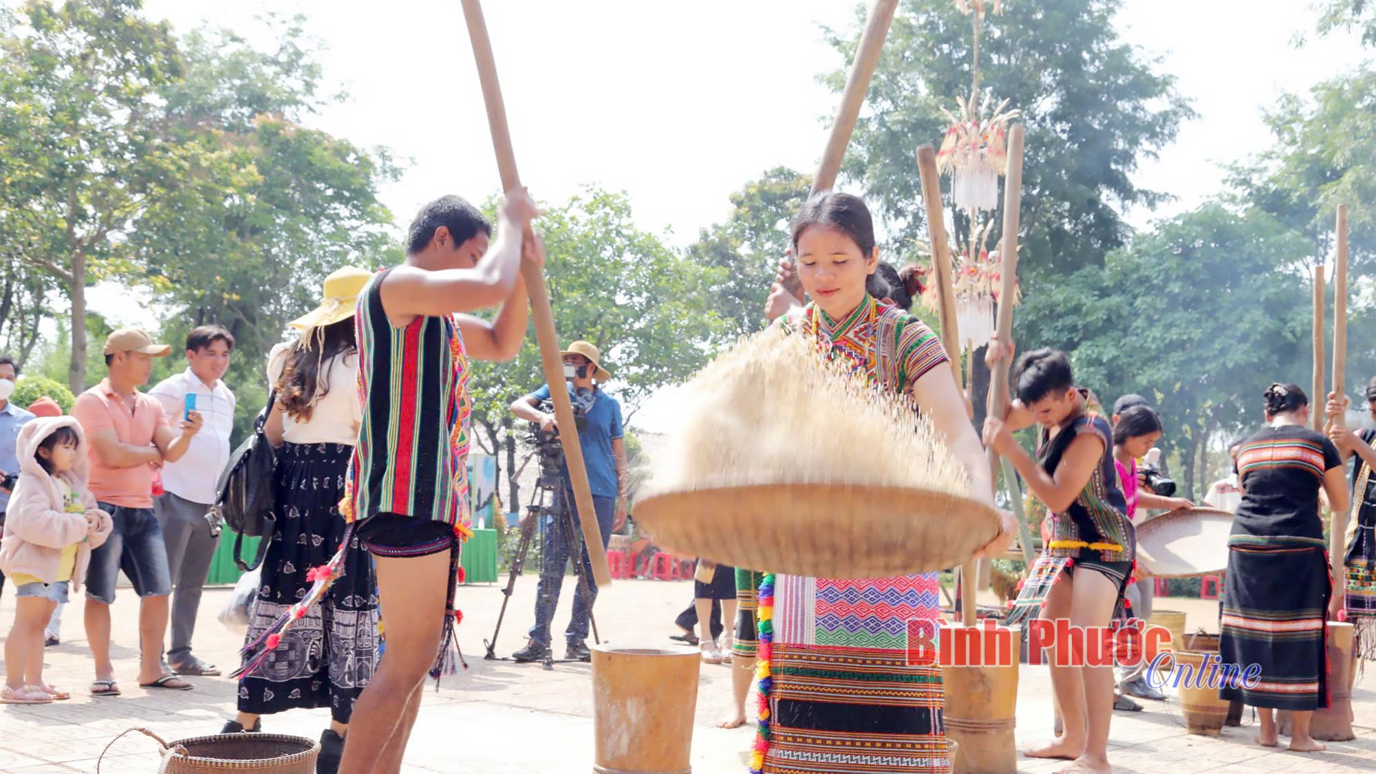 Bình minh trên sóc Bom Bo