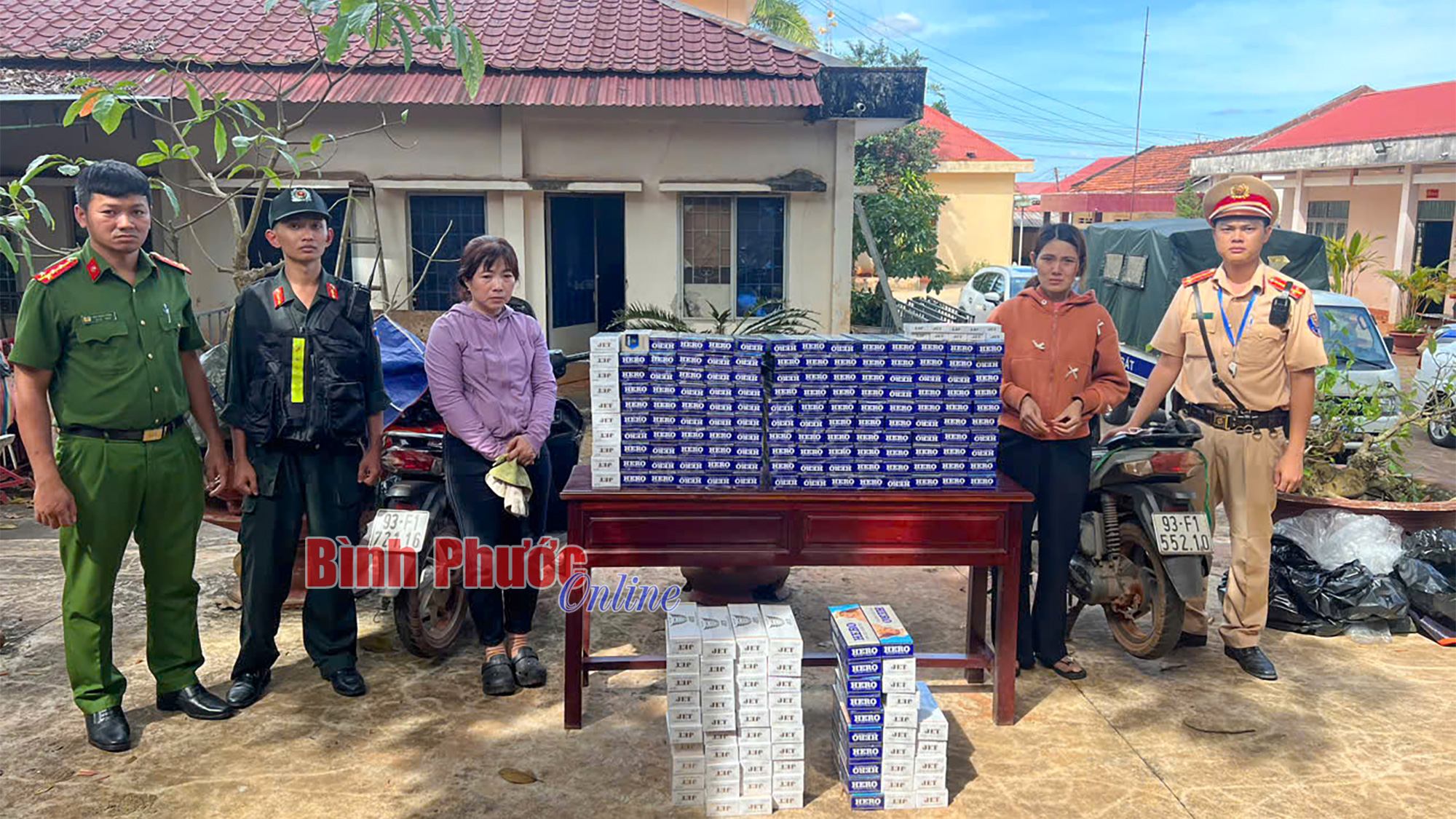 Bình Phước: Bắt 2 phụ nữ vận chuyển thuốc lá nhập lậu Bình Phước: Bắt 2 phụ nữ vận chuyển thuốc lá nhập lậu