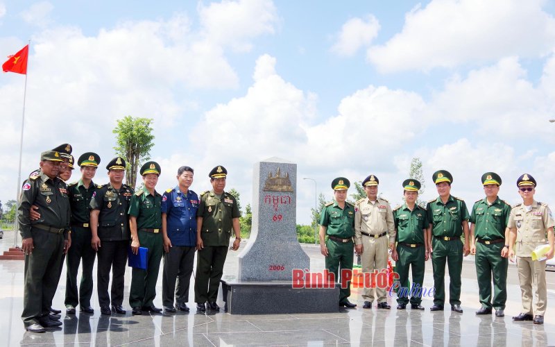 Bình Phước: Hỗ trợ kinh phí cho lực lượng vũ trang Campuchia Bình Phước: Hỗ trợ kinh phí cho lực lượng vũ trang Campuchia