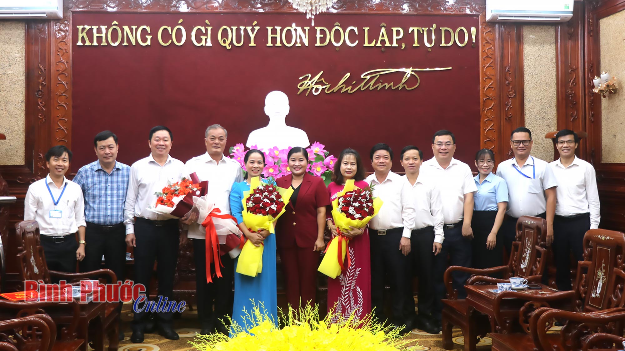 Bình Phước: Trao quyết định về công tác cán bộ Bình Phước: Trao quyết định về công tác cán bộ