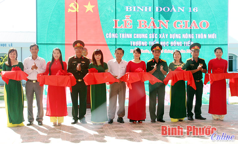 Binh đoàn 16 bàn giao công trình nông thôn mới