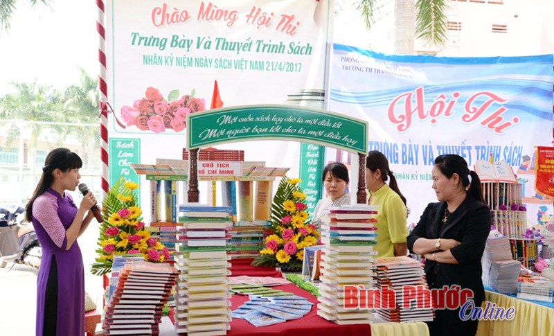 Bình Long tổ chức hội thi trưng bày và thuyết trình sách Bình Long tổ chức hội thi trưng bày và thuyết trình sách