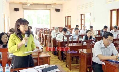 Bình Long góp ý văn kiện Đại hội Đảng bộ thị xã lần thứ XII Bình Long góp ý văn kiện Đại hội Đảng bộ thị xã lần thứ XII
