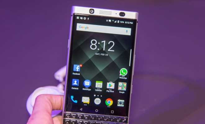 BlackBerry kiện Facebook vi phạm bằng sáng chế ứng dụng tin nhắn