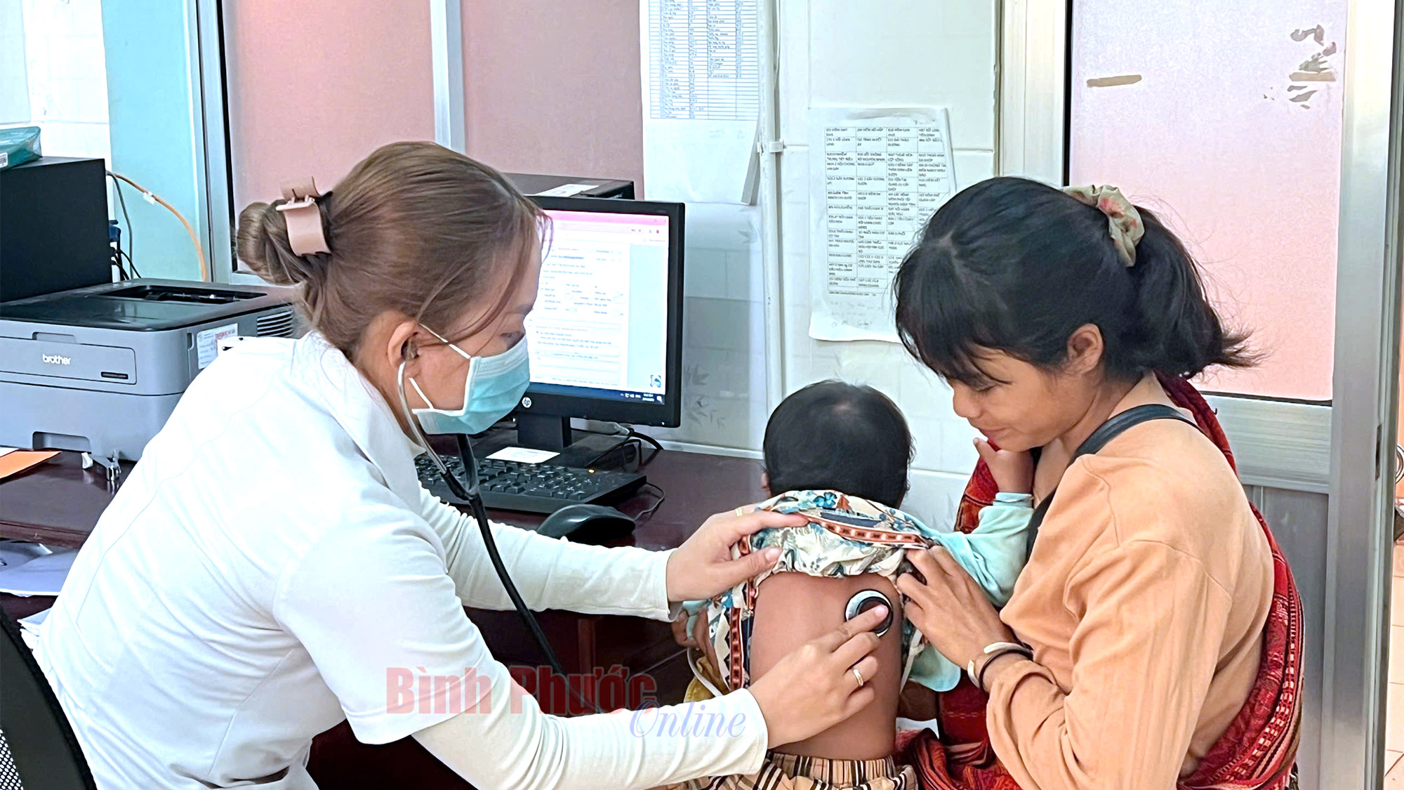 Blouse trắng vùng biên