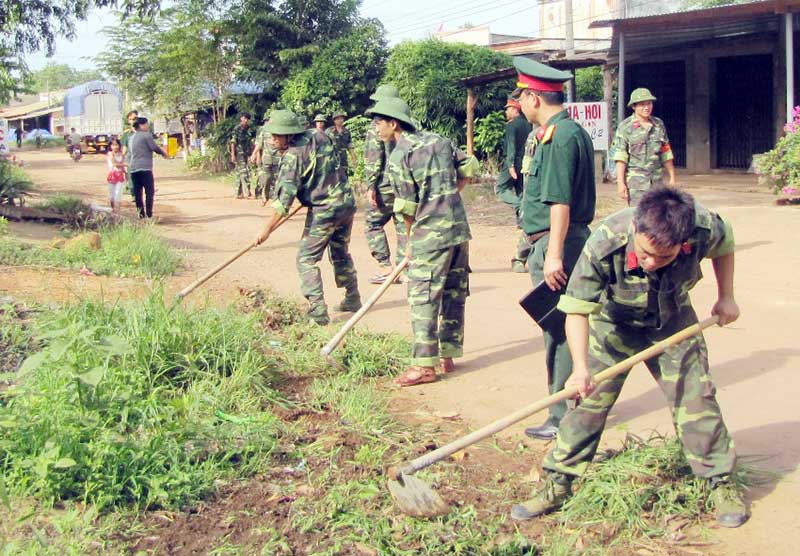 Bộ đội Cụ Hồ chung sức xây dựng nông thôn mới Bộ đội Cụ Hồ chung sức xây dựng nông thôn mới
