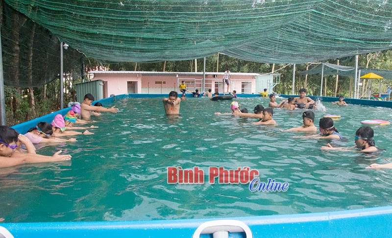 Sáng tạo trong phổ cập bơi ở Hớn Quản