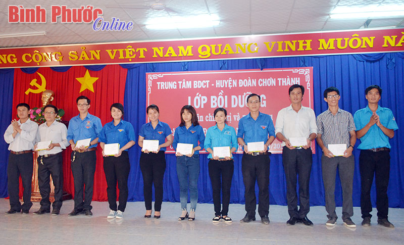 145 cán bộ đoàn, hội, đội được tập huấn nghiệp vụ 145 cán bộ đoàn, hội, đội được tập huấn nghiệp vụ