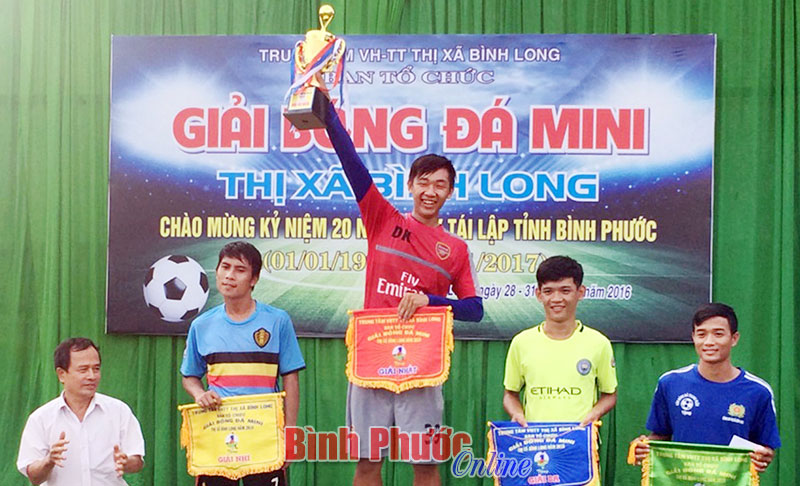 Giải bóng đá Bình Long: CLB Duy Khoa vô địch Giải bóng đá Bình Long: CLB Duy Khoa vô địch