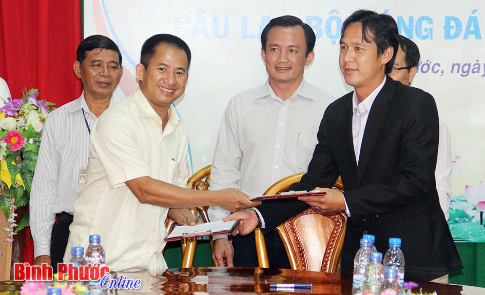 Cựu tuyển thủ quốc gia Nguyễn Minh Phương chính thức làm Giám đốc kỹ thuật CLB bóng đá Bình Phước Cựu tuyển thủ quốc gia Nguyễn Minh Phương chính thức làm Giám đốc kỹ thuật CLB bóng đá Bình Phước