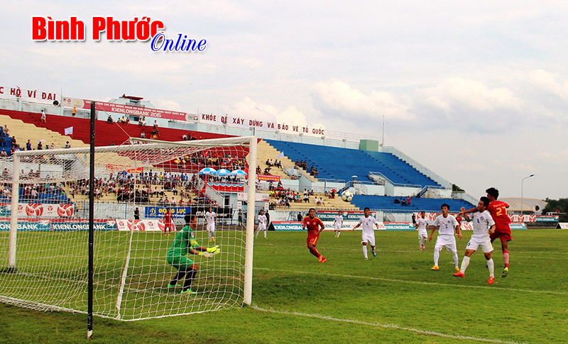 Bình Phước thua đậm trên sân nhà