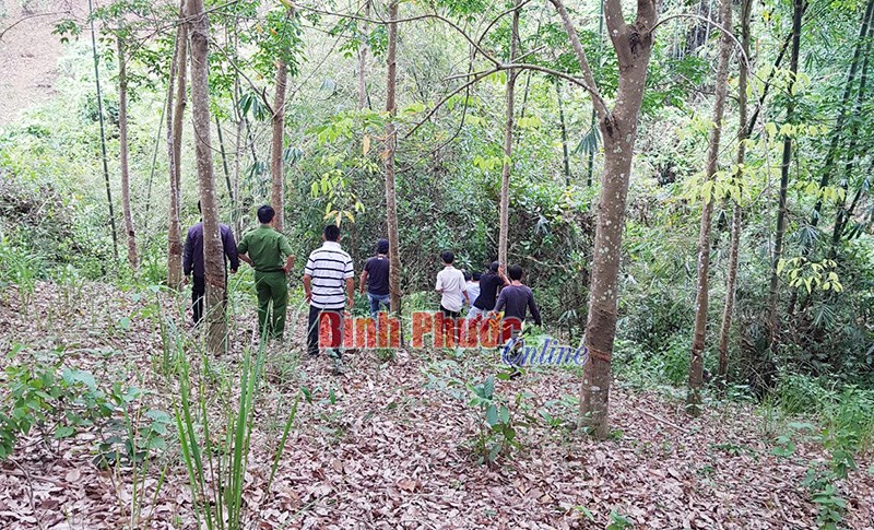 Phát hiện xác người đã phân hủy bên khe suối ở Phước Long Phát hiện xác người đã phân hủy bên khe suối ở Phước Long