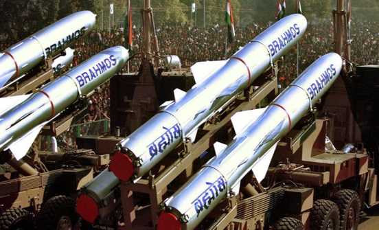 Nga-Ấn Độ hợp tác tăng tầm bắn tên lửa hành trình BrahMos