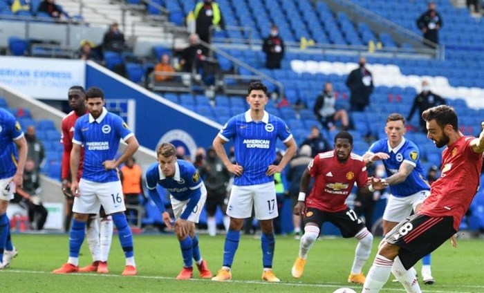 M.U giành chiến thắng may mắn, Chelsea chật vật có điểm