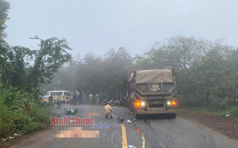 Bù Đăng: Va chạm xe ben, 2 học sinh tử vong Bù Đăng: Va chạm xe ben, 2 học sinh tử vong