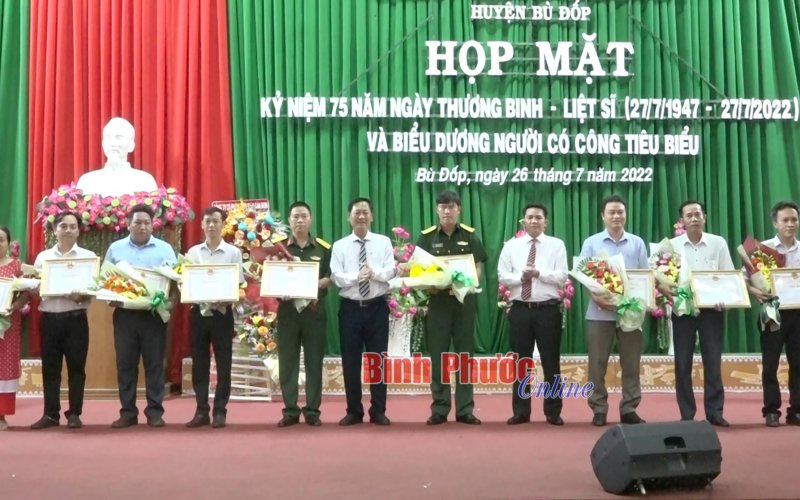 Bù Đốp tri ân 268 đối tượng người có công