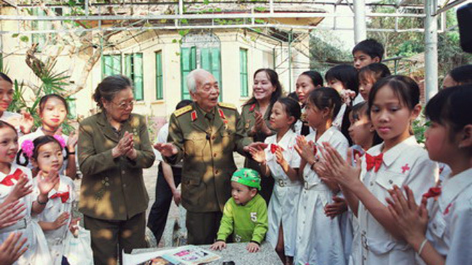 bucanhchuacongbo4.jpg