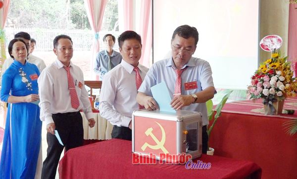 Bù Ðăng: 100% cơ sở đảng tổ chức thành công đại hội nhiệm kỳ 2020-2025 Bù Ðăng: 100% cơ sở đảng tổ chức thành công đại hội nhiệm kỳ 2020-2025