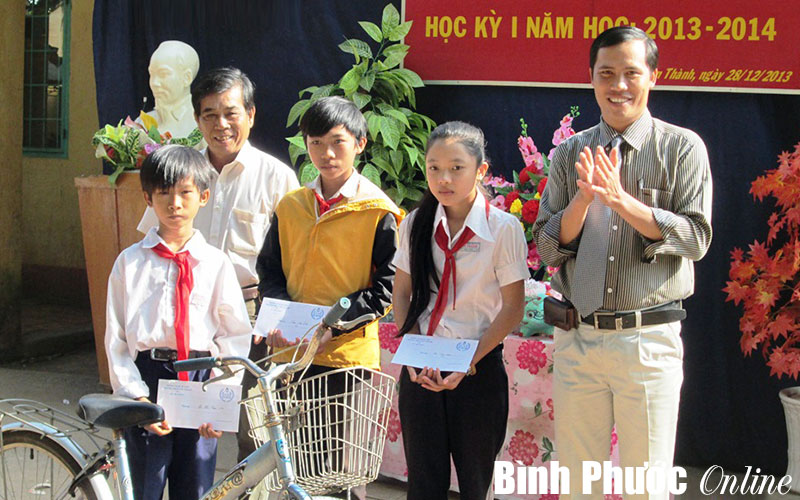 Bù Đốp khắc phục tình trạng học sinh bỏ học Bù Đốp khắc phục tình trạng học sinh bỏ học