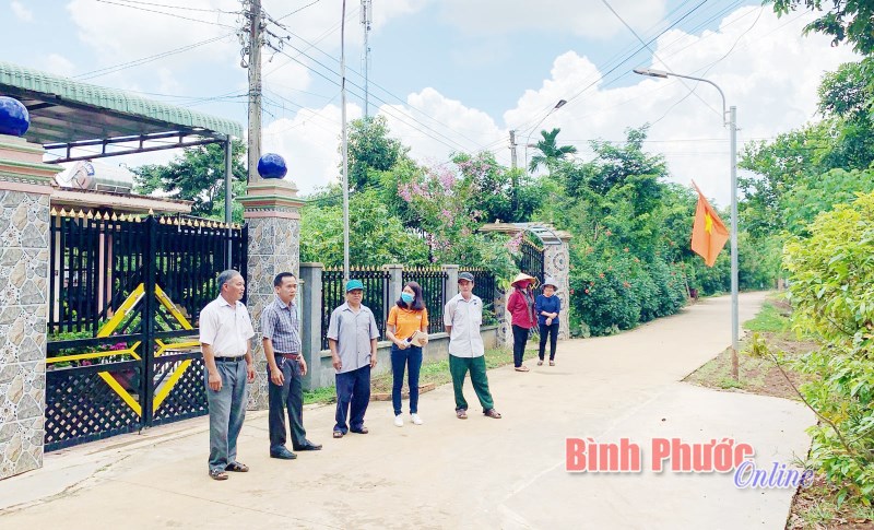 Làm đường nông thôn theo cơ chế đặc thù = khoan sức dân
