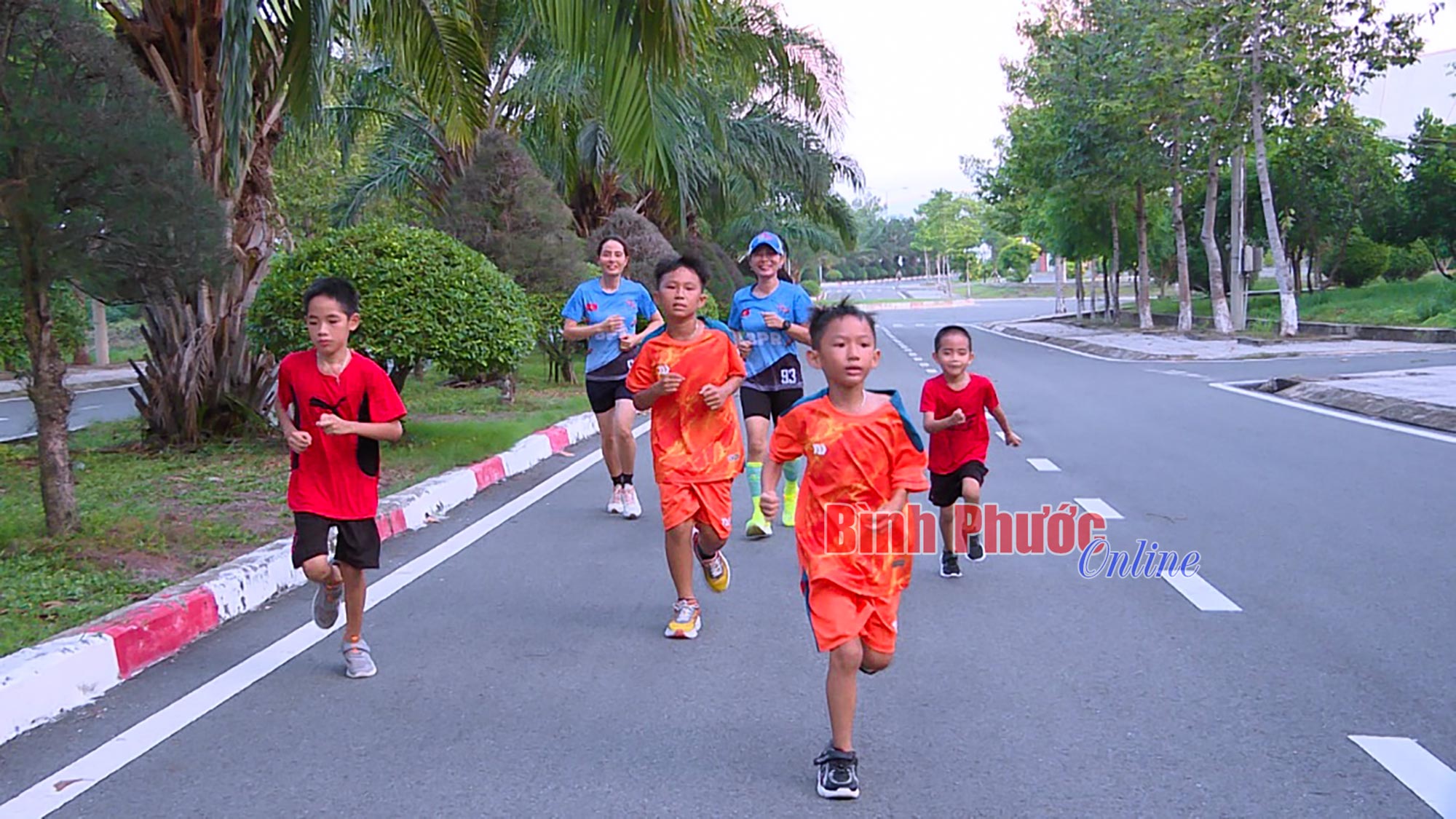 Cả nhà cùng chạy Cả nhà cùng chạy