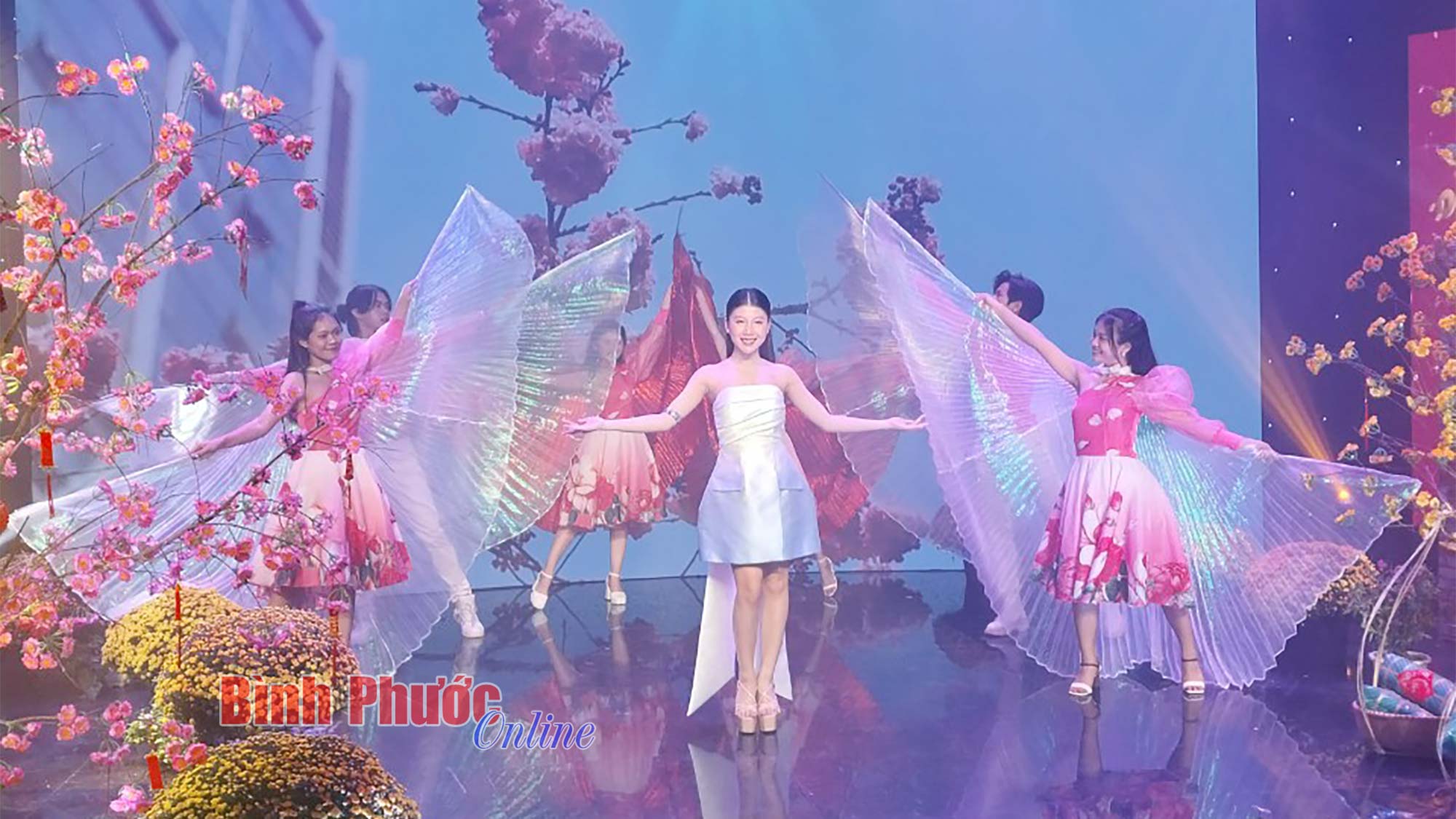 ca_si_khai_vy_hnmx_17354208022024.jpg