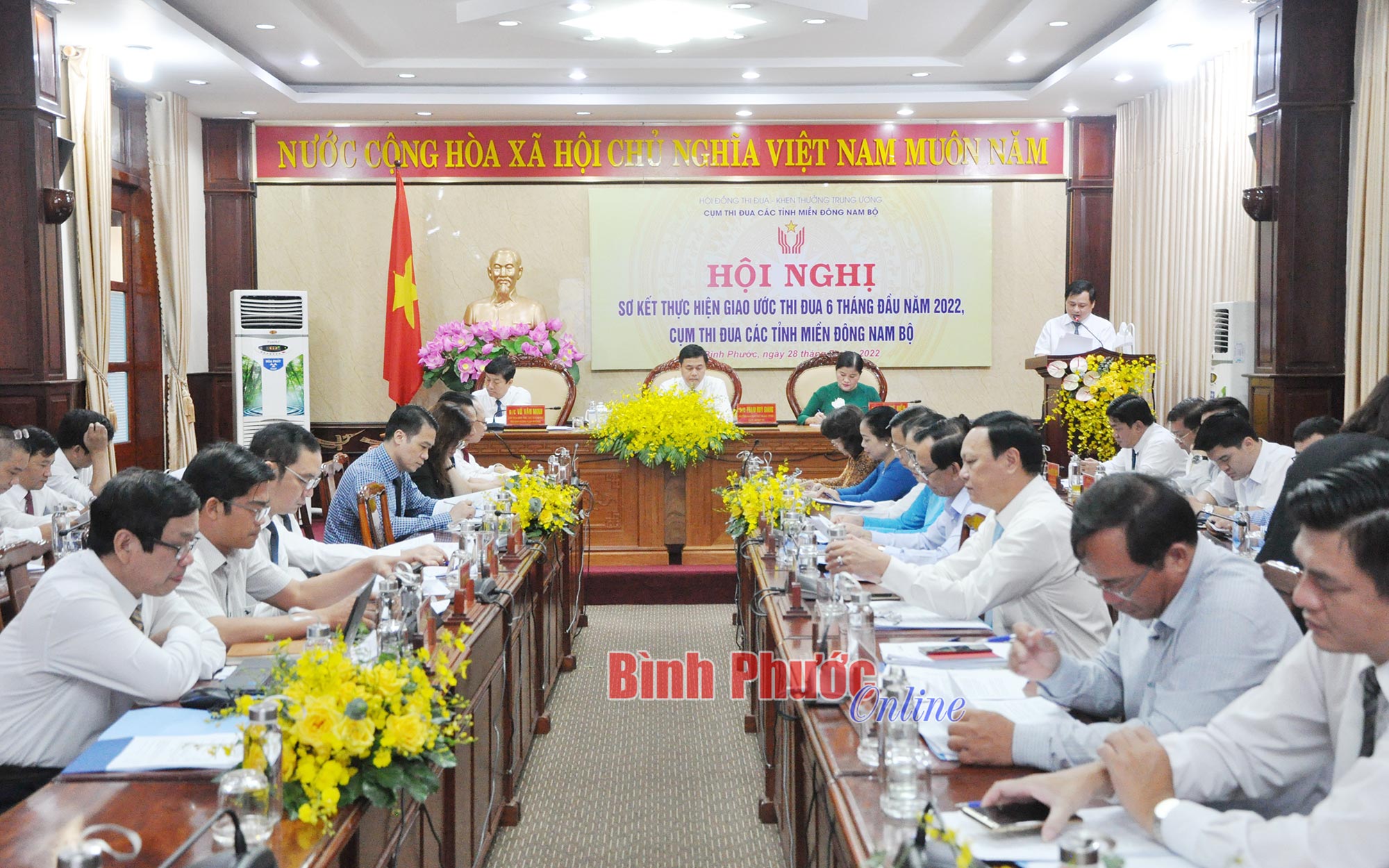 cac_dai_bieu_tham_du_hoi_nghi_14364128072022.jpg