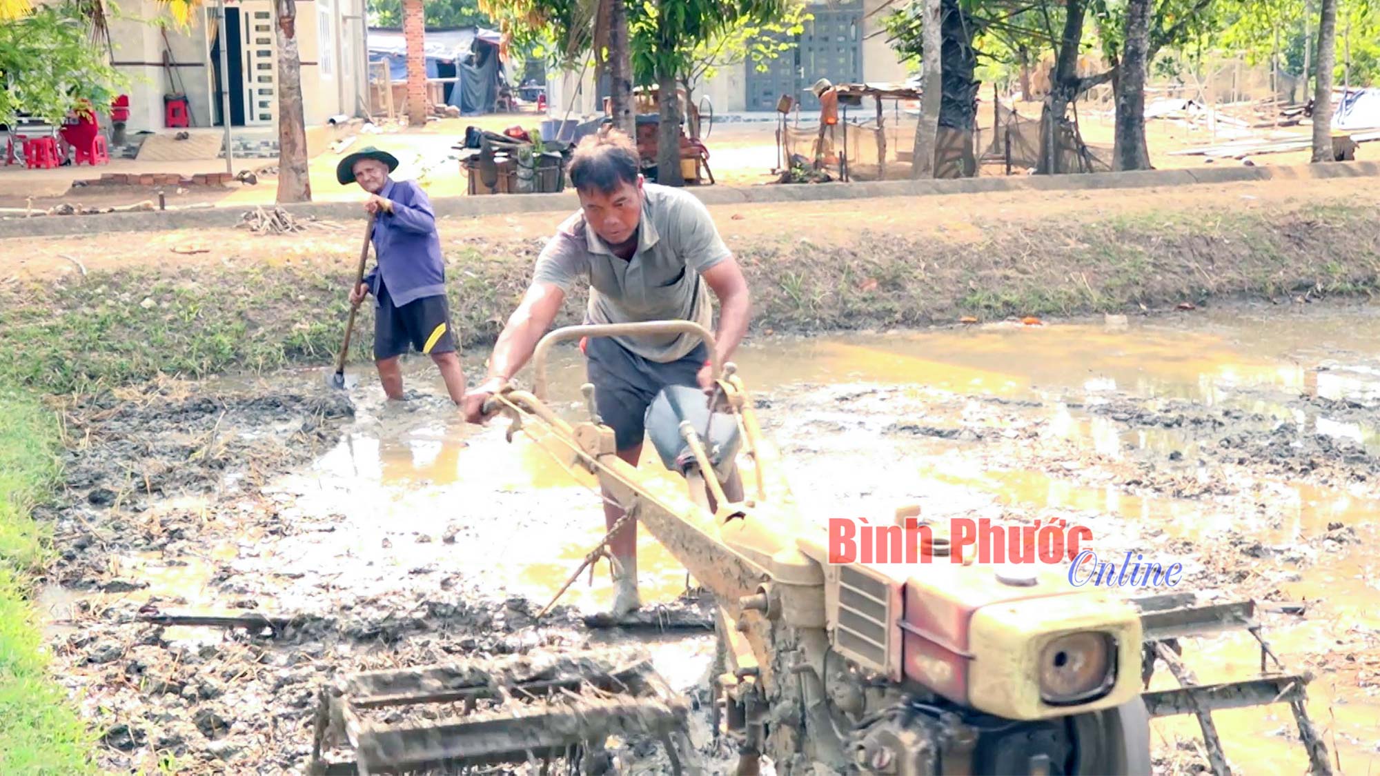 Các dân tộc đoàn kết, hội nhập và phát triển