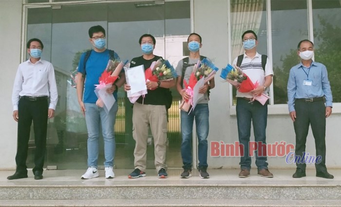 Đồng Xoài: 4 chuyên gia nước ngoài hoàn thành thời gian cách ly y tế tập trung Đồng Xoài: 4 chuyên gia nước ngoài hoàn thành thời gian cách ly y tế tập trung